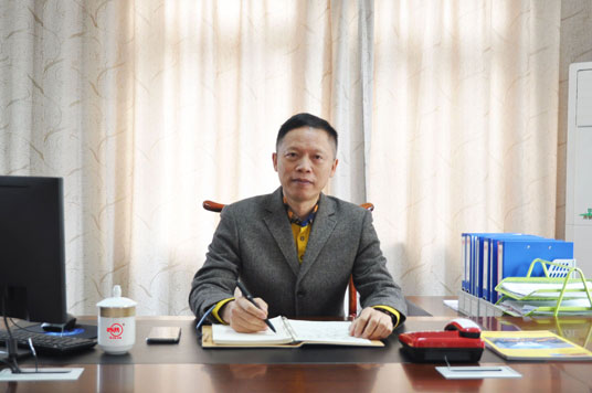 1542332244440656.jpg 總經(jīng)理謝英華1.jpg